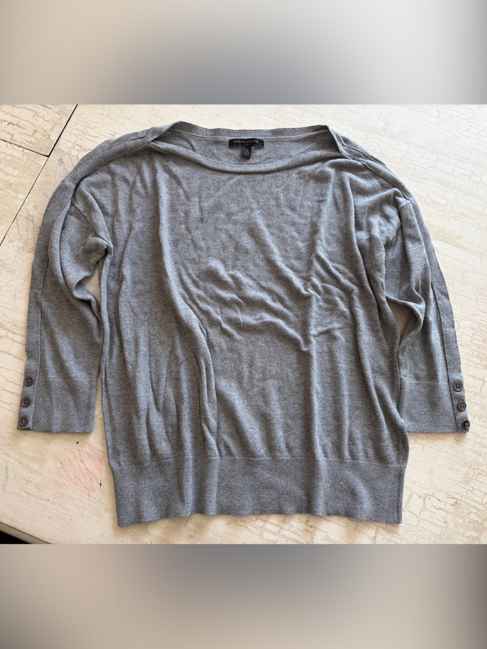 Banana Republic Women’s Light Gray Crewneck Sweater